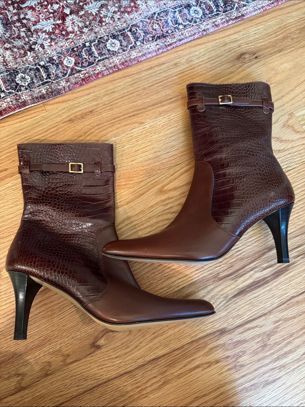Never Worn Brooks Brothers 90’s Dark Brown Croc-Embossed Pointed Toe Ankle Boots